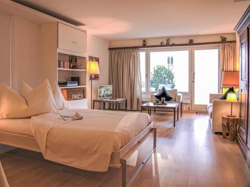 Apartment Residenz Surlej 6 by Interhome