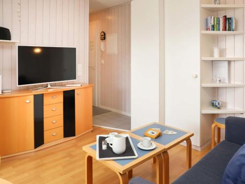 Μια τηλεόραση ή/και κέντρο ψυχαγωγίας στο Apartment Monique Nr- 9 by Interhome