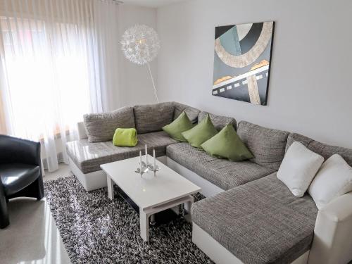 Posezení v ubytování Apartment Apt D 045 by Interhome
