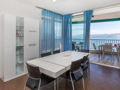 Apartment Acantilados-1 by Interhome