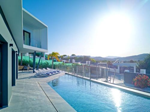 Bazén v ubytování Villa Villa Icaro by Interhome nebo v jeho okolí