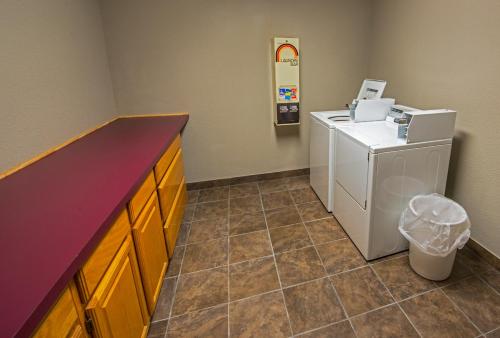Φωτογραφία από το άλμπουμ του Boarders Inn & Suites by Cobblestone Hotels - Munising σε Wetmore