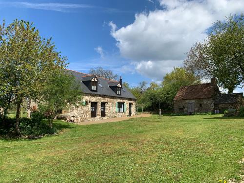 Charming 1-Bed Cottage in Ceauce