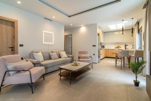 New Stylish Apt near Downtown