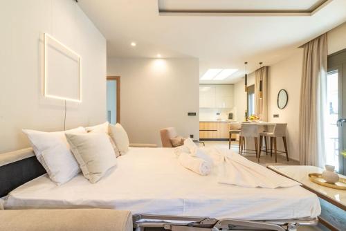 New Stylish Apt near Downtown