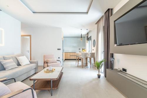 New Stylish Apt near Downtown