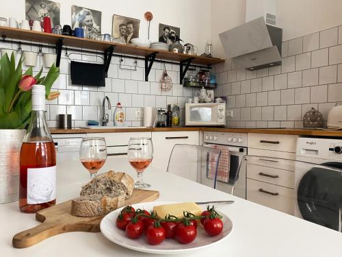 NICE "TRABI" APARTMENT IN THE CITY 1076 Budapest, 25 Thököly út 3/24 kép - 3