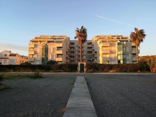 Το κτήριο όπου στεγάζεται  το διαμέρισμα