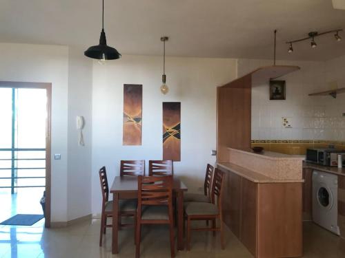 Η κουζίνα ή μικρή κουζίνα στο Espectacular residencial en 1a linea con piscina