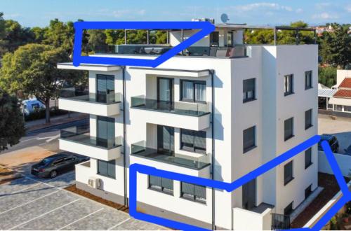 Galeriebild der Unterkunft Azzurro apartment - with private rooftop jacuzzi in Zadar