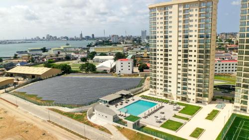 Ett flygfoto av Heliconia Park Lagos Luxury Apartments