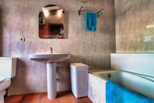 Ένα μπάνιο στο Casa Paradís