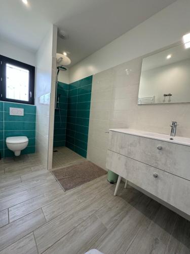 Un baño de Villa 1 Les Maisons dans les Vignes