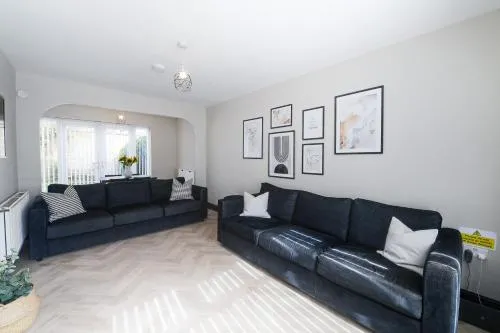 Poppy's Place - Manningham Road photo 1