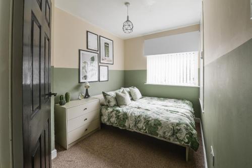 Poppy's Place - Manningham Road Image