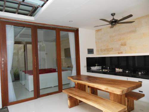 Gallery image of HK Villa Bali in Legian