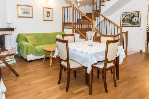 Posezení v ubytování S287 - Sirolo, villetta con giardino vicino al centro