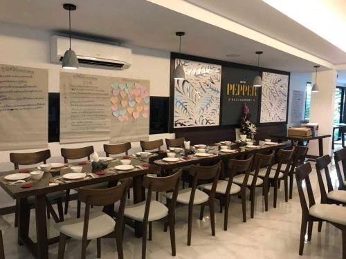 Restoran atau tempat lain untuk makan di Peppery Hills