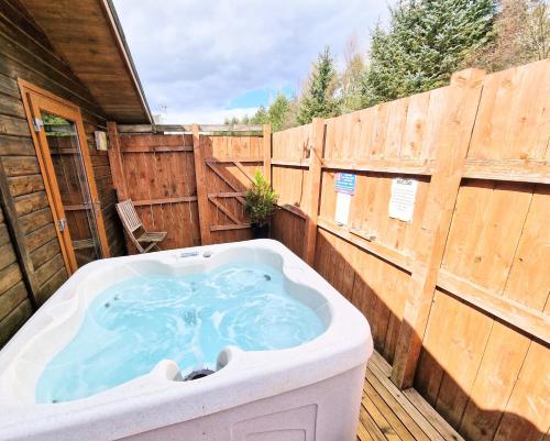 Fotografie z fotogalerie ubytování Lomond 6 with Private Hot Tub - Fife - Loch Leven - Lomond Hills v destinaci Kelty