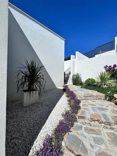 Luxueuze villa met verwarmd zwembad en zeezicht