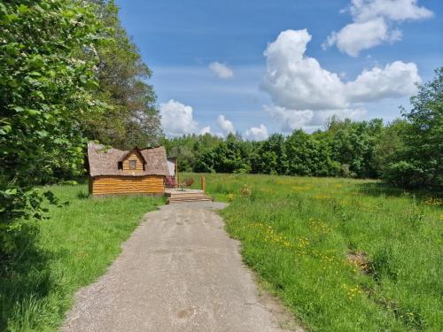 Cabane Insolite Magique & Spa Privatif Camping Canal de Nantes à Brest