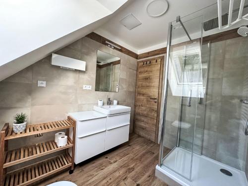 Ένα μπάνιο στο Holiday Home Chalupa 13ka by Interhome
