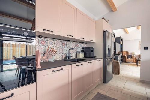 Photo de la galerie de l'établissement La Villa Rose - Somptueuse maison familiale, à Marsilly