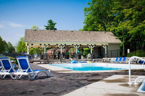 Foto dalla galleria di 2 Bedroom Cottage Maple Ridge 9 a Gravenhurst