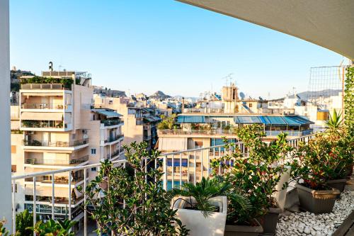 Bachelor Penthouse with Roof Garden access, 15 m walk to Acropolis