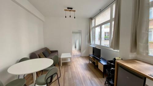 Appartement rénové proche Grands Boulevards 4P