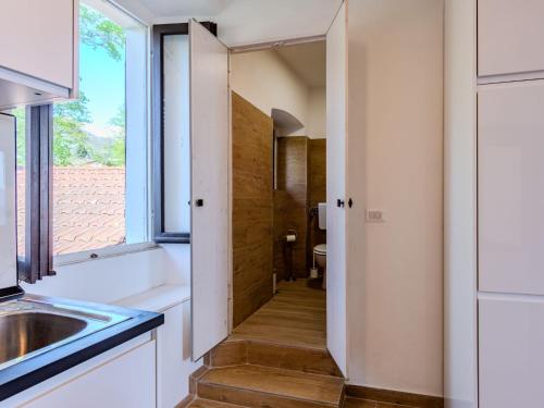 Apartment Nave Blu by Interhomeにあるキッチンまたは簡易キッチン