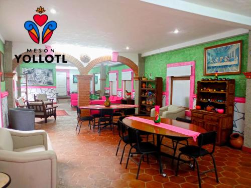 Un restaurante o sitio para comer en Mesón Yollotl