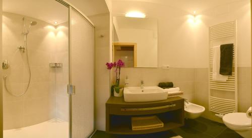 Koupelna v ubytování Apartments Rezia