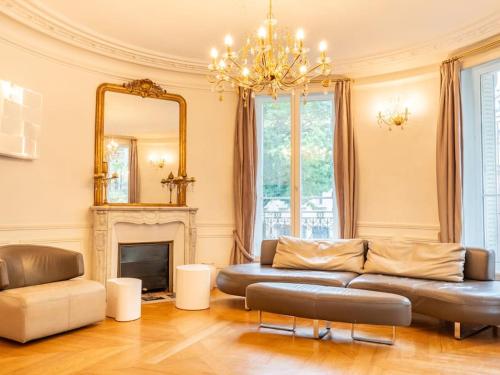 Photo de la galerie de l'établissement Appartement Haussmannien Auteuil, à Paris