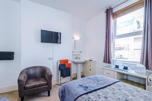 Letto o letti in una camera di Professional Contractor's Retreat, Superfast WIFI, FREE Van Parking CCTV