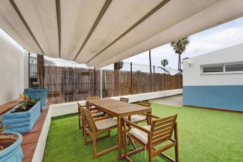Child-friendly, 3-bedroom apartment with garden near the Aqualand