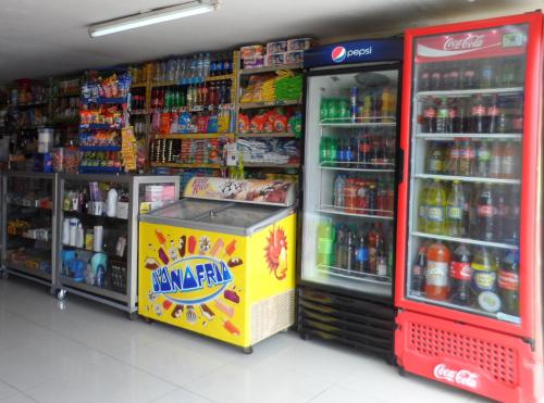 Supermarket nebo jiné obchody v  penzionu nebo okolí