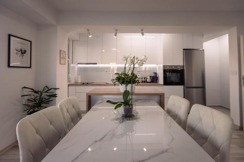 T20 Apartments