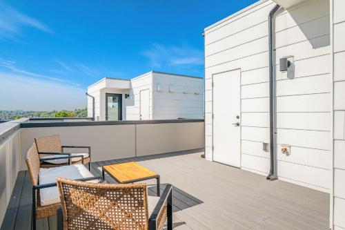 Ein Balkon oder eine Terrasse in der Unterkunft Perch - Urban View Haven