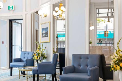 Zona de estar de Crown Columbia Hotel; BW Premier Collection