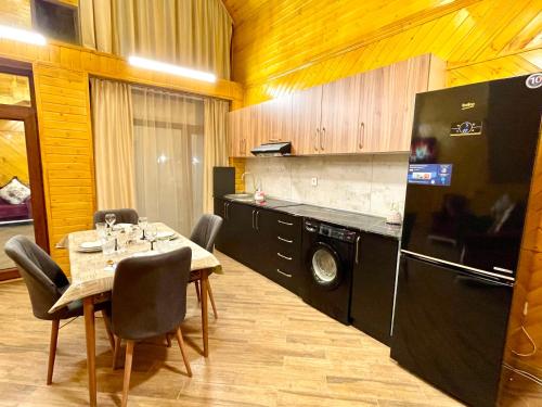 Fotografie z fotogalerie ubytování Gabala Wood Dream House A3 v destinaci Nourkyshlak