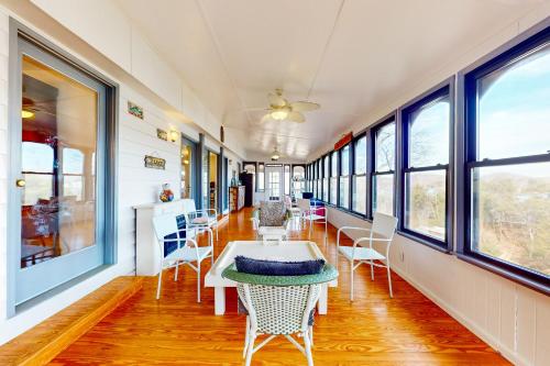 Lakefront Chateauにあるシーティングエリア