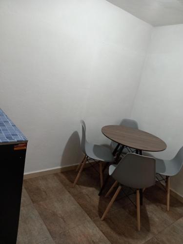 Zona de comedor en el apartamento