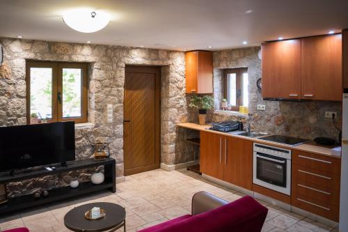 Dapur atau dapur kecil di Villa Chrysa Rhodes