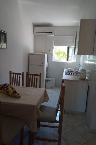 Apartments with parking space Pag - 20577