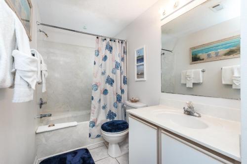 Vannituba majutusasutuses Budget Friendly 2 Bd Condo With $1,000,000 View