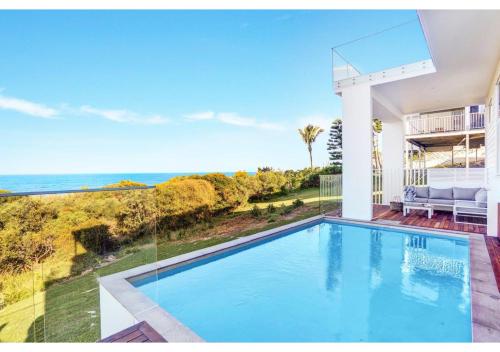 Bazén v ubytování Luxury Ocean View Property nebo v jeho okolí