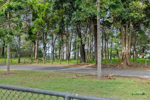 Gambar di galeri bagi White Patch On The Water! di Old Bribie