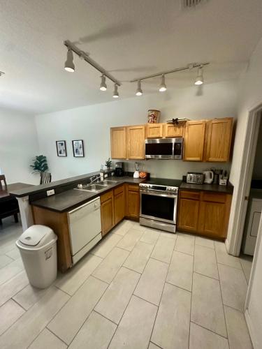 Panoramic 4BR Superior Pool Home near Disney Parks photo 12