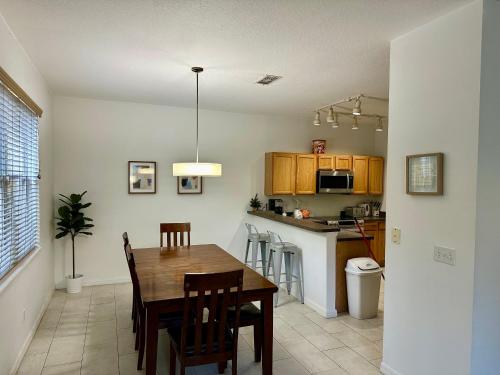 Panoramic 4BR Superior Pool Home near Disney Parks photo 16